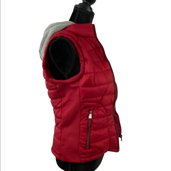 YMI Junior Hooded Puffer Vest NWT - Picture 4 of 12